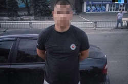 Чоловіка, який вдарив поліцейського битою по голові, взято під варту