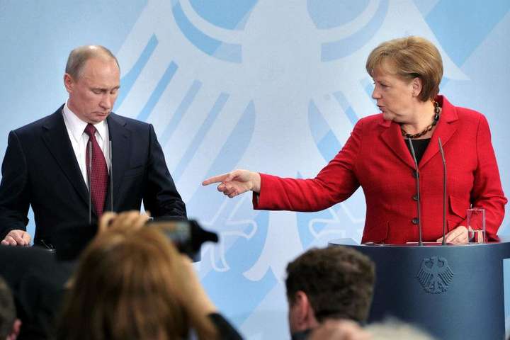 Меркель обговорила з Путіним ситуацію в Україні