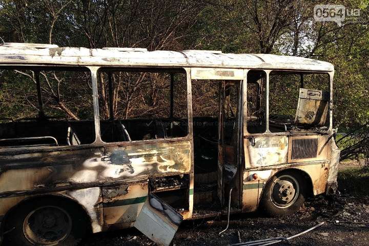 В Кривом Роге на ходу загорелся пассажирский автобус