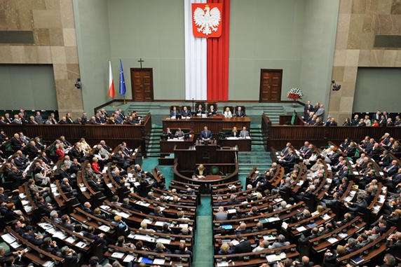 Депутати польського сейму урізали собі зарплати на 20%