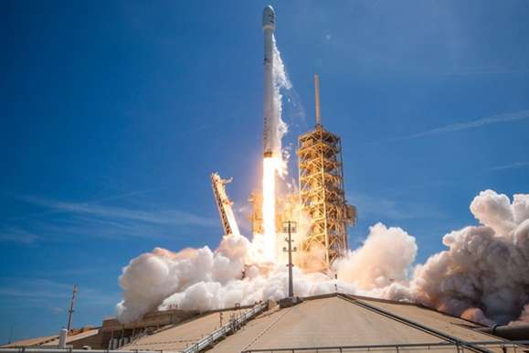 Модернізована ракета-носій Falcon-9 успішно стартувала у Флориді