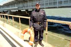 Будівельник Кримського мосту впав у море і ледь не втопився