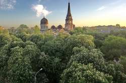   В   Одессе   цветут   каштаны  