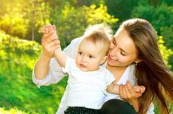 Сьогодні в Україні відзначають День Матері