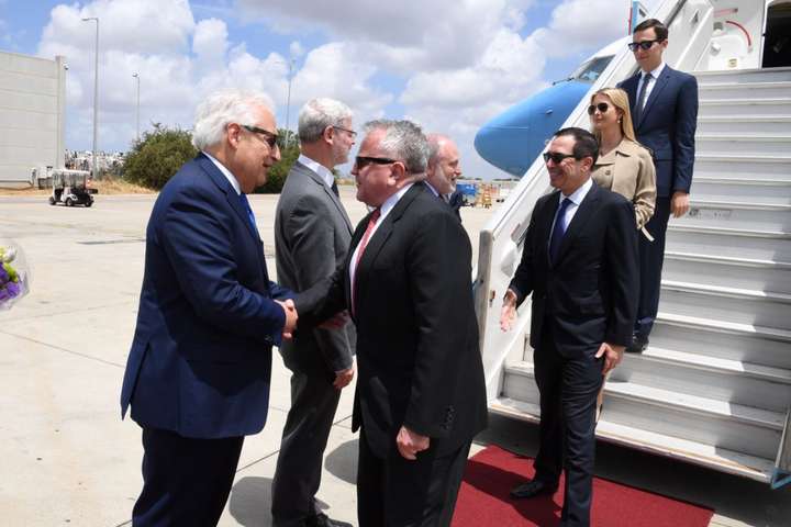До Ізраїлю прибула делегація США на відкриття посольства в Єрусалимі