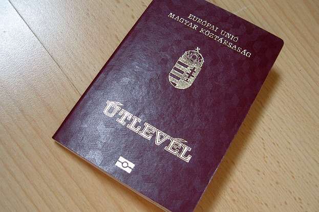 В Угорщині існує схема, що дозволяє отримувати паспорти злочинцям з інших країн – ЗМІ