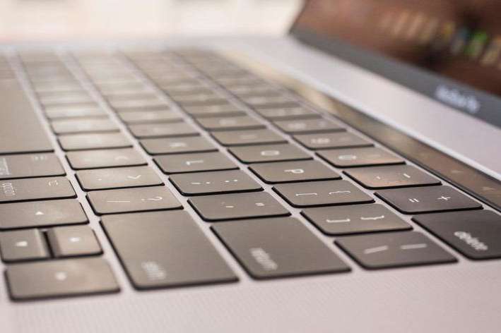 На Apple подали групповой иск из-за проблем с клавиатурой в Macbook
