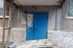 Дівчинка із Добропілля, на яку впала бетонна стіна, померла у лікарні