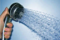 Киянам пояснили, куди дзвонити з питань про гарячу воду та опалення