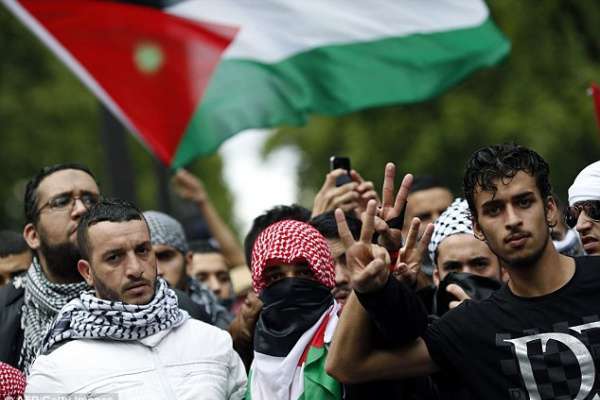 10 тысяч палестинцев протестуют против американского посольства в Израиле