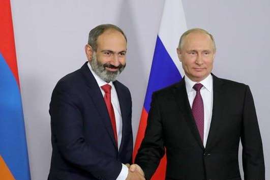 Пашинян зустрівся з Путіним і заявив про «більш тісні військові зв'язки» Вірменії з Росією