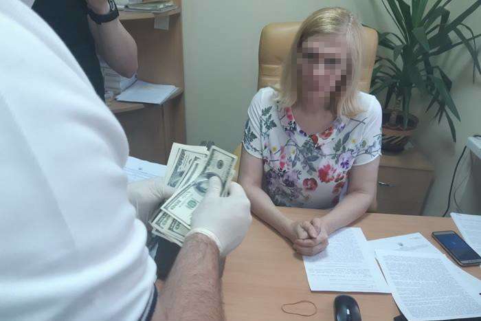 Оголошено про підозру затриманій на хабарі судді Окружного адмінсуду Києва