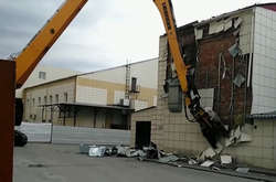 В Кемерове начали сносить ТЦ «Зимняя вишня», чтобы на его месте открыть сквер