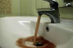 У трьох районах столиці на одну ніч вода з-під крану стане небезпечною (список)