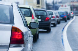 Правий берег Києва стоїть у гігантських заторах