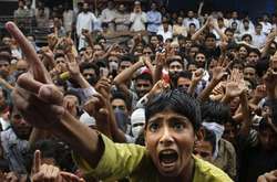 Продюсеры шоу «Від пацанки до панянки» отправили участниц в Индию раздавать продукты и медикаменты