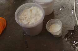 Житель Київщини облаштував нарколабораторію та зберігав зброю