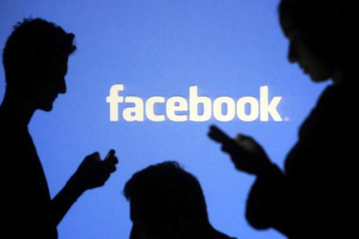 Facebook удалил 42 миллиона постов с обнаженными людьми и порно