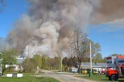 У Росії на арсеналі зброї пожежа і вибухи, людей евакуюють 