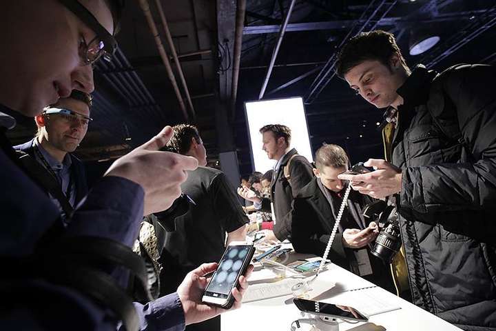 HTC представил первый в мире блокчейн-смартфон