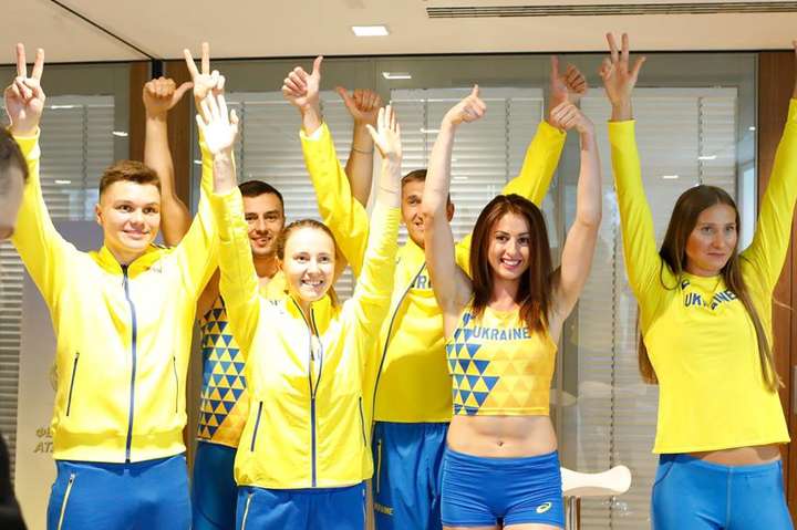 Українські легкоатлети презентували нову форму (фотогалерея)