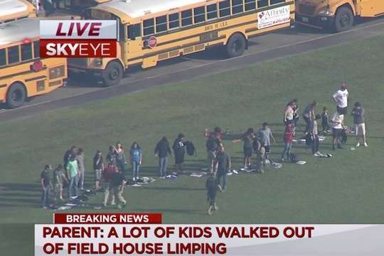 У школі в Техасі, де сталася стрілянина, знайшли вибухівку