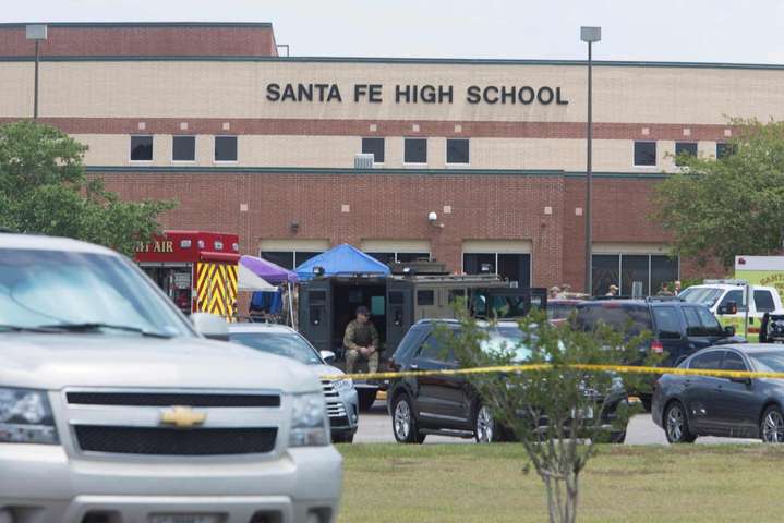 Нападник на школу в Техасі хотів покінчити з життям після масового вбивства