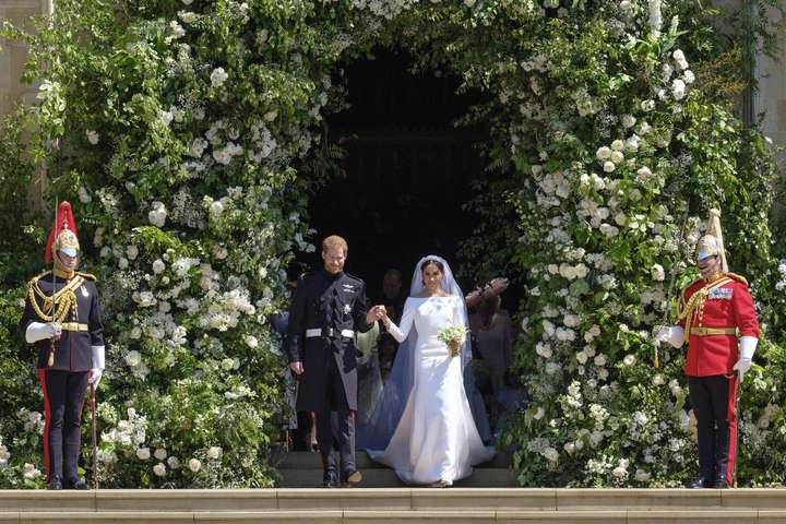 Британські дипломати святкували у Києві весілля принца Гаррі та Меган Маркл: фото