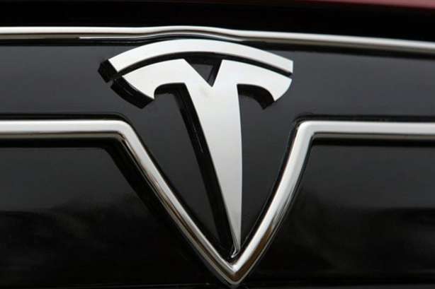 Электромобиль с двумя двигателями: Илон Маск рассказал о новой Tesla Model 3
