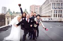 Участник «Танцев со звездами» поделился архивными свадебными снимками