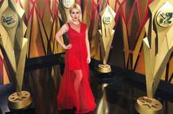 Золотая жар-птица 2018: яркие наряды звезд на красной дорожке