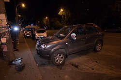 Hyundai Tucson врізався у стовп