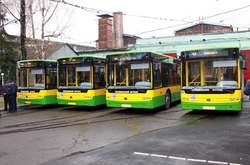 Вінничан у поминальну неділю безкоштовно доставлятимуть на цвинтарі