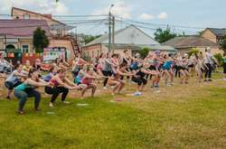 Турнір з віджимання серед хлопців та турнір з присідання серед дівчат відбудеться у Вінниці