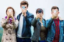 Люди и смартфоны