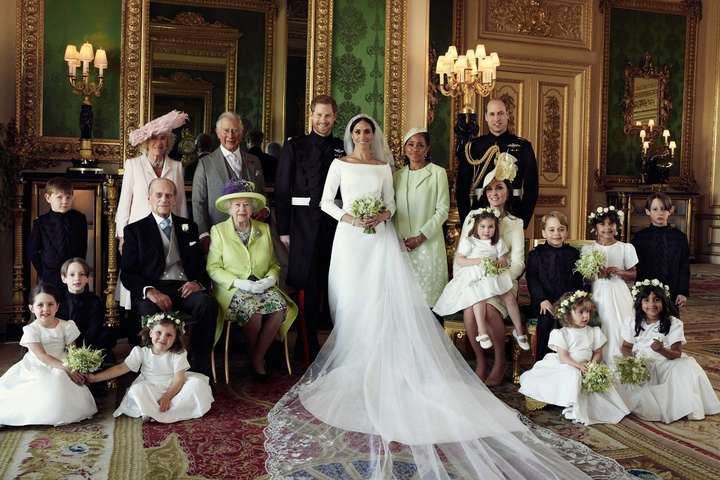 Первые официальные фотографии со свадьбы принца Гарри и Меган Маркл