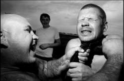 Насилие, водка и нищета. Ужасы российской глубинки глазами американского фотографа