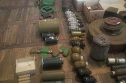 У жителя Івано-Франківська виявили диверсійний посібник і арсенал боєприпасів