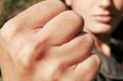 Проломлений череп і реанімація: у Броварах хлопці жорстоко «ділили» дівчат