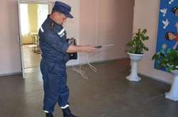 Правительство просят разобраться с массовым отравлением в школах Украины