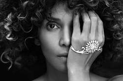  Холли Берри 