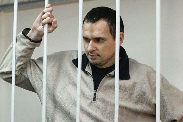 Сенцова, який оголосив голодування, щодня відвідує лікар