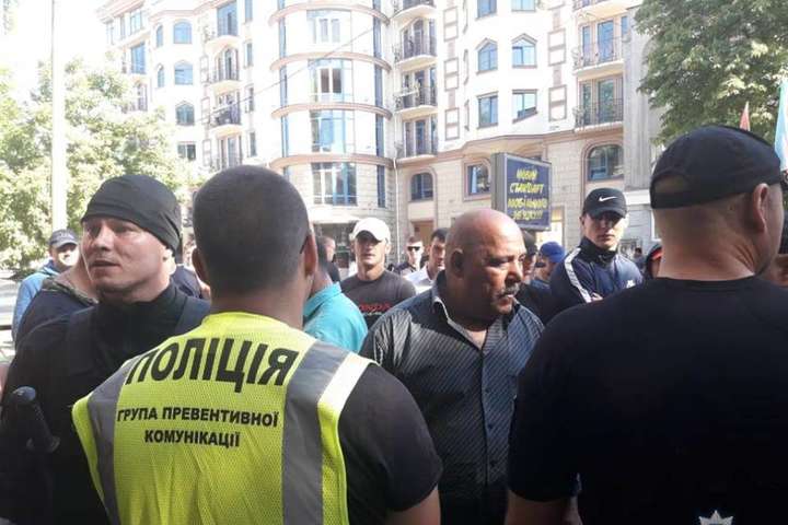 В Одесі біля офісу патріотів сутички, поліція затримала чотирьох осіб