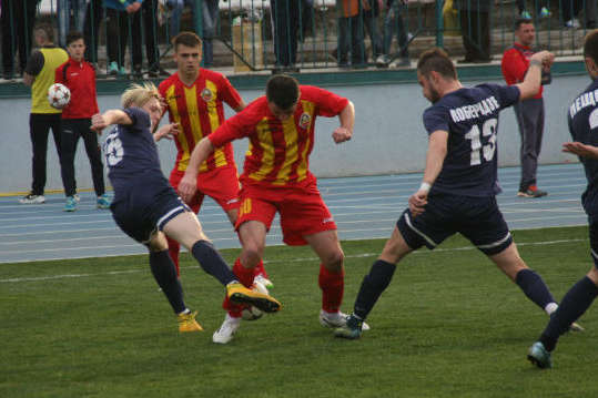Фото взяте з ua-football.com - Прем'єр-ліга. Перехідні матчі. У першій зустрічі «Зірка» та «Десна» сильнішого не виявили