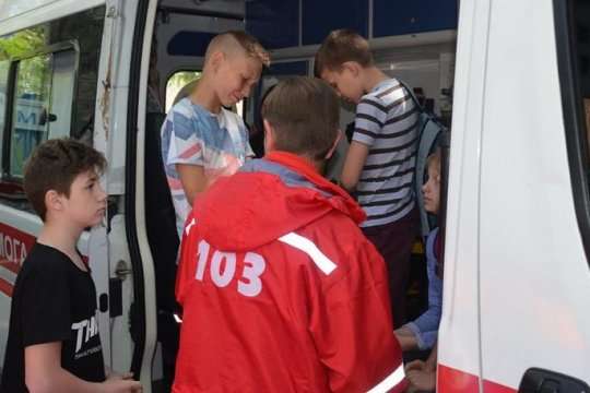Отруєння в харківський школі - На Одещині під час шкільних лінійок чергуватиме поліція