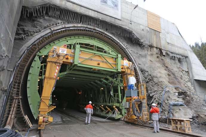 Сегодня в Карпатах откроют железнодорожный Бескидский тоннель