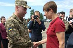 Президент Эстонии посетила линию разграничения на Донбассе