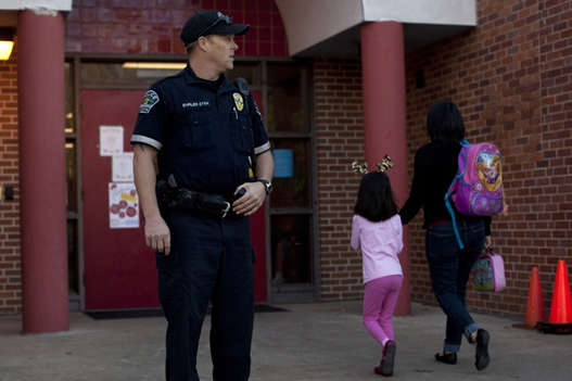 У столичних школах посилено заходи безпеки