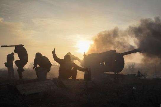 Військові знищили ворожі гаубиці та артилерійський склад терористів на Донбасі 