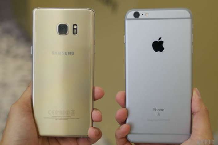 Apple выиграла патентный спор с Samsung о правах на скруглённые углы в смартфонах